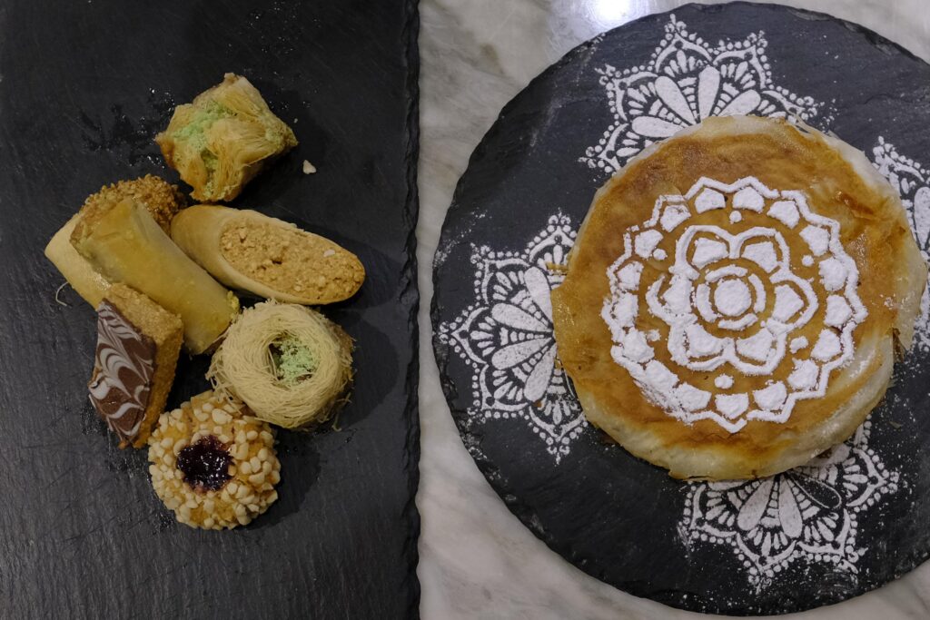 Los dulces árabes y la pastela tienen mucha demanda.